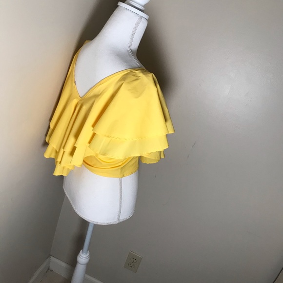 Cool Yellow Ruffle Top 💛 - Picture 5 of 7